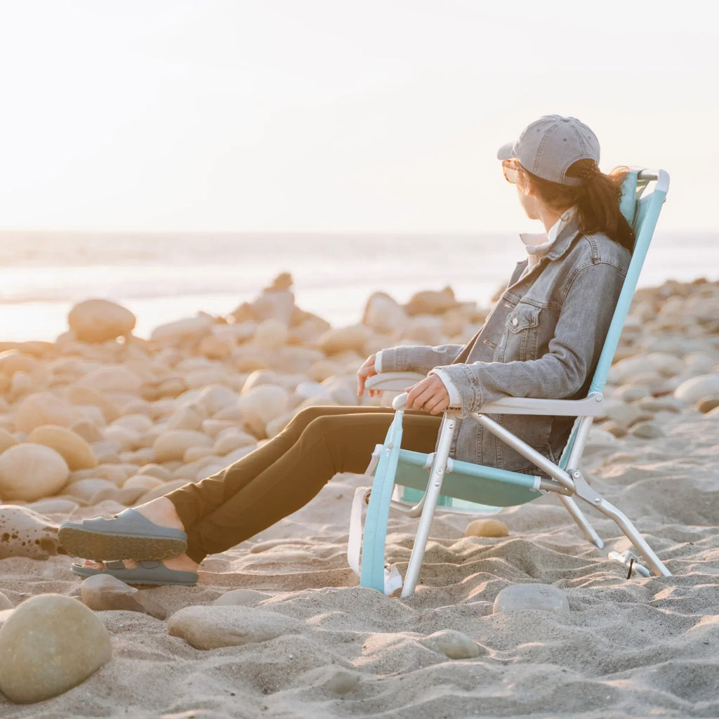 Low-Profile Bi-Fold Beach Chair - Choice 601 - Multi-Position Outdoor Beach Chair with Pillow Detail